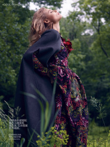 Magdalena-Frackowiak-Vogue-China-Nathaniel-Goldberg-11